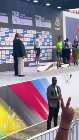 He PAUL KAGAME yinjira kuri STAGE ahemba uwambere muri #UCI #Kigali2025  #worldchampion #Rwanda#Kagame 