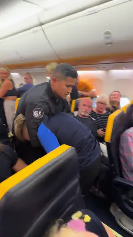 Well I’ve got to do it now…giving what everyone asked for with the original sound @Ryanair @jet2 🤣🙃😭✈️  #ryanair #flight #police #jet2holiday #benidorm