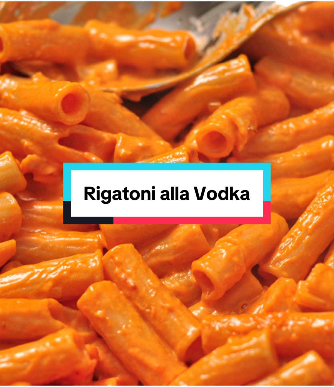 How to make the best rigatoni alla vodka! This is one of the many recipes in my new ebook, Easy Weeknight Dinners. In it you will find healthy gluten free recipes that can be made in under an hour. What’s Included: * 36 gluten free, healthy dinner recipes for effortless weeknights * A five week meal plan to take the guesswork out of what’s for dinner * Five weekly shopping lists to streamline your trips to the grocery store Link in bio or follow the below link! https://kellyscleankitchen.com/cookbooks/easy-weeknight-dinners-ebook-edition #easyweeknightdinners #dinner #rigatoniallavodka #pasta #glutenfree 