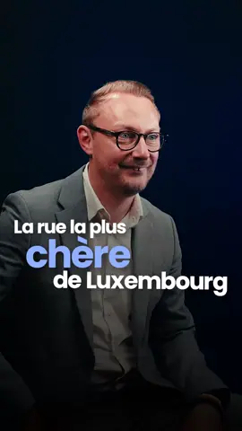 La rue la plus chère de Luxembourg a des appartements invendables. C'est un paradoxe que l'on trouve dans la rue Philippe II. Dans cette rue ultra-exclusive, les appartements ne sont pas sur le marché, car ils appartiennent directement à des sociétés. On parle de marques comme Rolex, Vuitton ou Hermès, qui achètent des immeubles entiers pour les garder. Elles en détiennent toutes les chambres et tous les appartements. L'architecture de ces résidences est incroyable et l'espace à l'intérieur est tout simplement énorme. Connaissez-vous d'autres marchés immobiliers avec des dynamiques aussi exclusives ? 👇