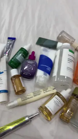قررت أغير المنتجات بس مش قدره 😭😭😭 بنات السكن كير الكوري احتلني #skincare #sunscreen #serum#reviewskincare #svr @SKIN1004 US @mixsoon_official @ROUND LAB @Eau Thermale Avène 