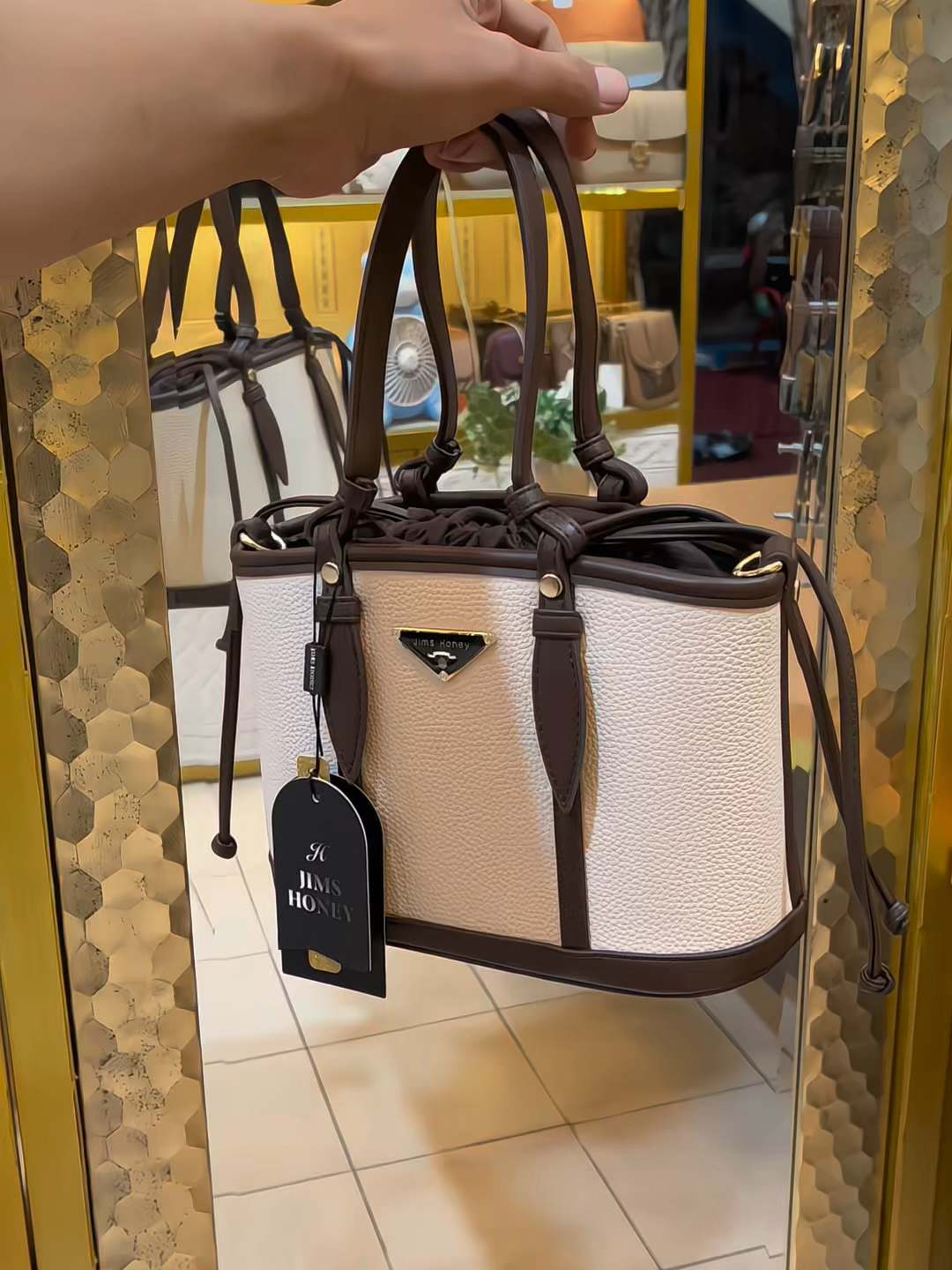 Kalau beli tas ini di mall sih gak bakal dapat harga segini #tasselempangwanita #shoulderbagwanita #taswanitaelegan #handbagwanita