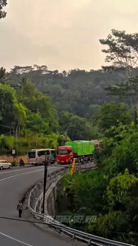 kabin merah x terpal ijo @Efri Pras @Potret Jalanan...💨 @𝘾𝘾𝙏𝙑 𝙅𝘼𝙈𝘽𝙐 @Kelok Jambu @tikungan mesra🍃 @vermin #ptsibasurya #sibasurya #sibasurya_punya_cerita #fawjh6 #fypage 