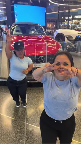 Nuestras locuras 💃💃🇧🇭@LaSuper_Peke #chicas #LIVEIncentiveProgram #LIVEStory #PaidPartnership 