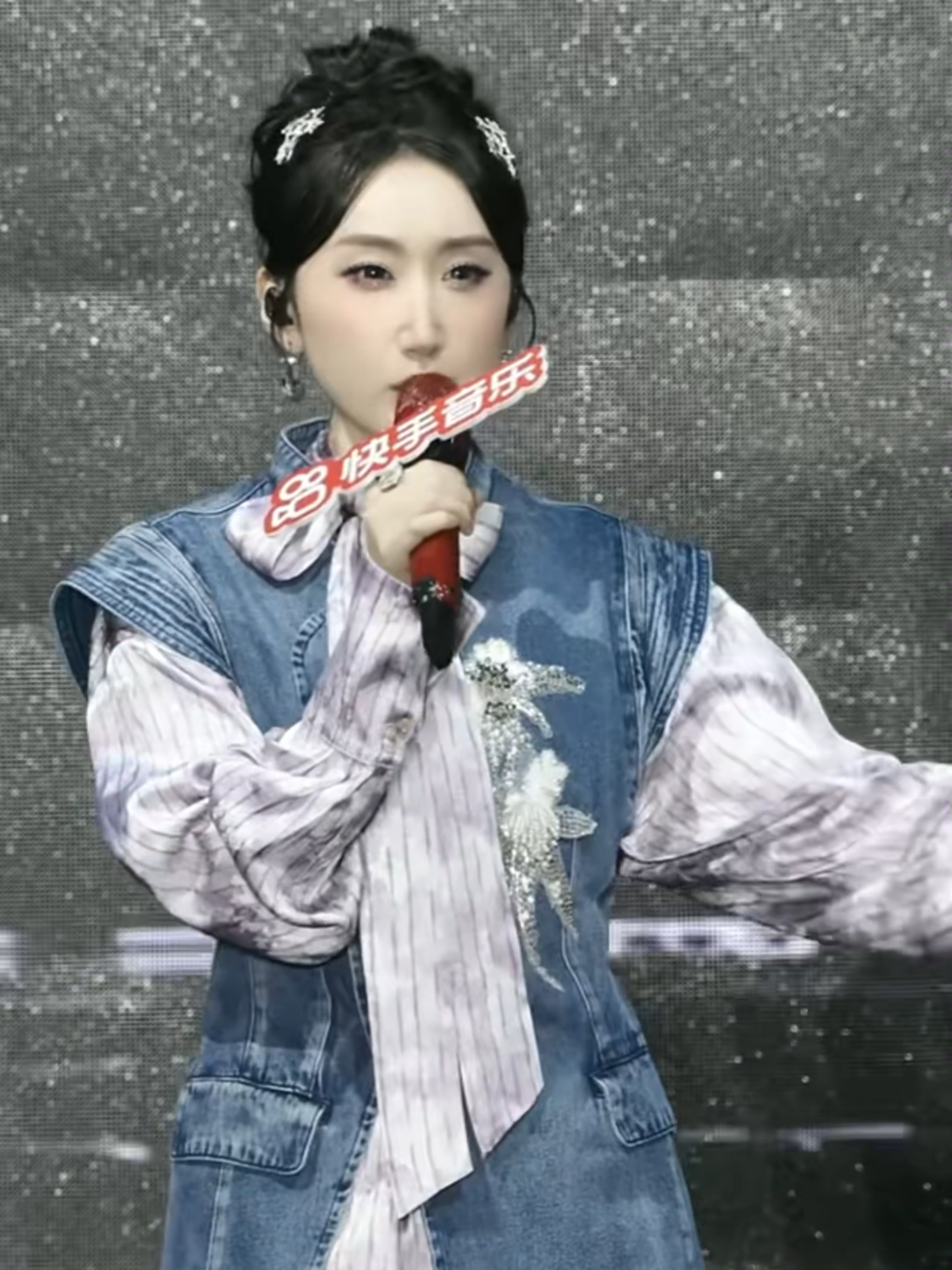 Đạp Tuyết (踏雪) - Đẳng Thập Ma Quân Live tại Tuần nhạc hoàn du ký (巡乐环游记·秋日校园歌会) 27/9/2025 #等什么君 #踏雪 #邓寓君 #古风 #dangthapmaquan #nhactrungquoc