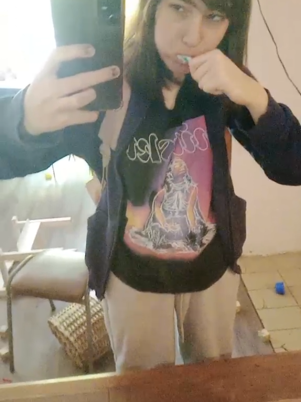 i look 4'9 maybe i am