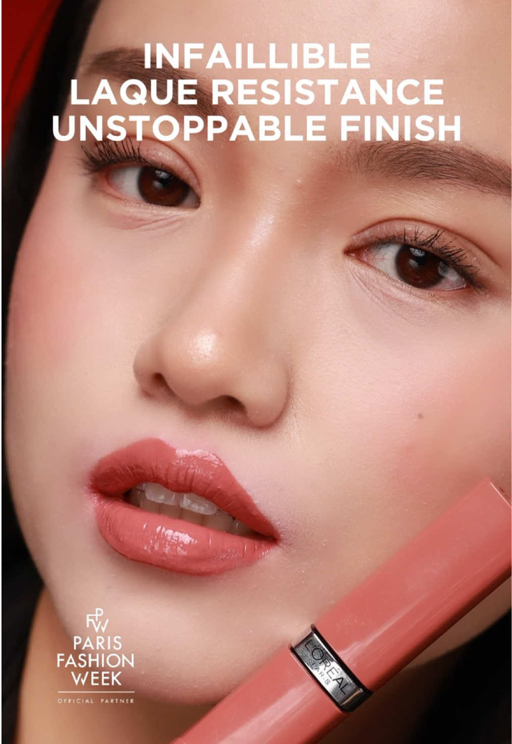 The Next Level of Glossy: Bukan hanya kilau, ini adalah Resistance 16H. L'Oreal Paris membuktikan bahwa hasil glossy bisa tahan lama, anti-transfer, dan non-drying. #LOrealParisMakeupID #LorealGlossyLips #LacquerLikeGloss 