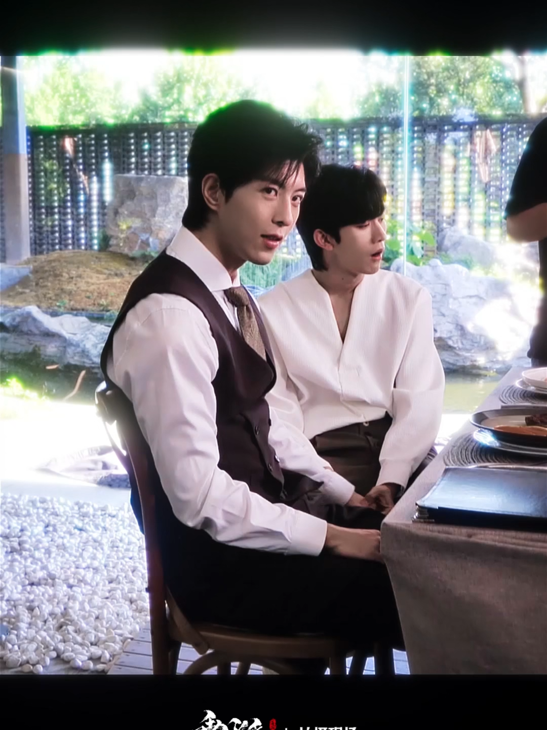 【短花絮BTS】垂涎ABO Desire|片場等戲也要偷偷牽著手 #ABODesire #DesireTheSeries Even on set while waiting for scenes, we have to secretly hold hands. 每周六晚8點，全球同步更新上線🌏 Every Saturday at 8 PM(Beijing Time) - New Episode Updates Worldwide🌏 #垂涎 #ABODesire #abodesire #desiretheseries #desire #Desire #nongjian #omegaverse #bl #abo #ABO #boyslove #drama #dramaseries #blseries #bts #behindthescene