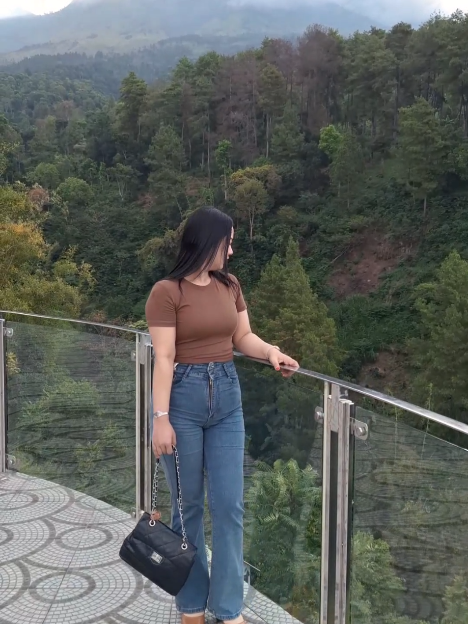 gass kesini guys tempat nya bagus makanan nya enak 