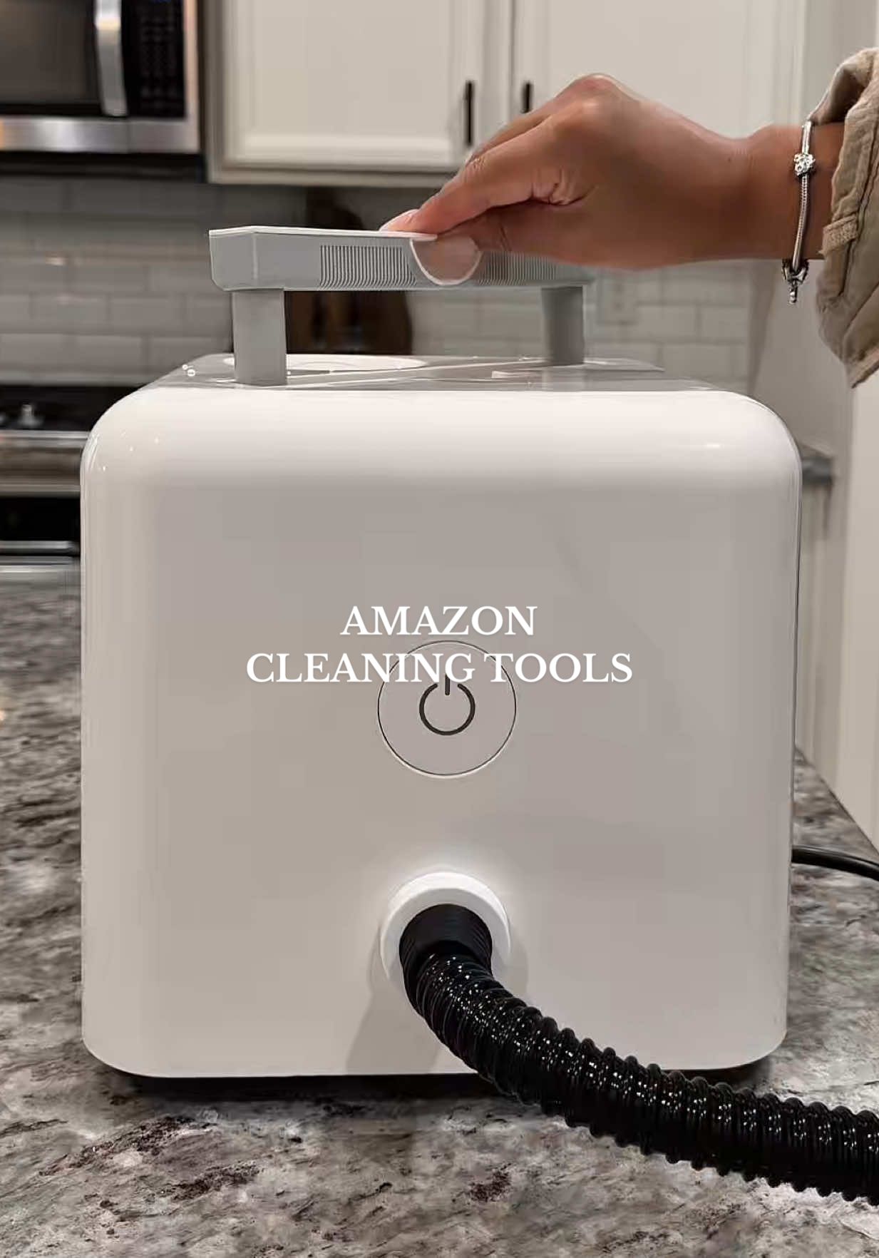 4 cleaning tools that are actually worth it 🫧 Everything is linked in my bio under “ CLEANING MUST HAVES” 🤍 • #amazonhomefinds #cleaninghacks #cleaning #amazonhome #cleanwithme 