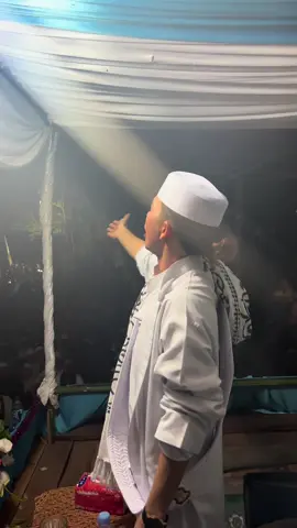 Duhai nabi syafaatilah kami yang penuh dosa ini 🤲🥹#viral #ternding #fypシ゚viral #maulidnabimuhamammadsaw 