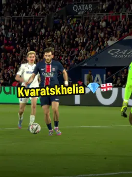 Khvicha Kvaratskhelia 💎🇬🇪 #Ligue1 #kvaratskhelia #PSG #Paris #FootballEdit @yanis.2y 