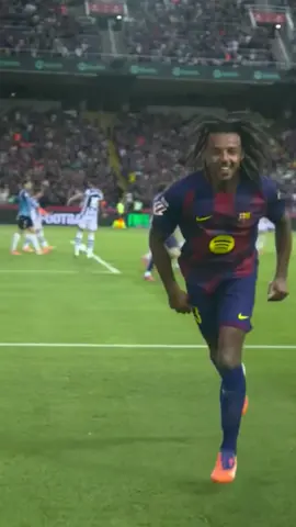 #JulesKounde equalizes for Barcelona! They are back in the game! 🔥 #LALIGA #futbol #barcelona #Soccer 