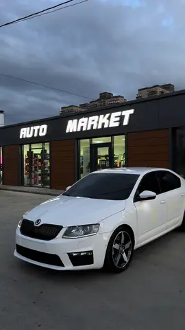 insta: ttemmakuzzinn #skodastreetracing 