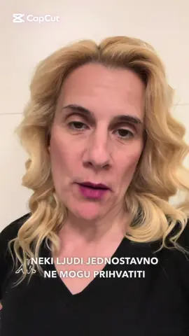 SUGESTIBILNI ILI NE? Neki ljudi jednostavno ne mogu prihvatiti ideju da je njihovo isceljenje moguće. Misle da nisu uspešni i da im ništa ne može pomoći, dok drugi ljudi i najmanje uspehe i sitnice slave i dižu u nebo kao da se radi o ne znam čemu. Zašto su jedni ovakvi, a drugi onakvi? Zato što ovi prvi ne mogu razmišljati van granica svojih trenutnih osećanja i samim tim ne dozvoljavaju prosto drugačijim mislima da proklijaju u njihovom telu, odnosno podsvesti i time izazovu nove osećaje koji će učvrsiti te nove misli. Ako su poznati osećaji postali sredstvo poznatog razmišljanja i osoba ne može da prevlada naviku da bude stara osoba, nalazi se u istom starom stanju uma i tela i sve ostaje isto. E sad, ŠBB, KBB- šta bi bilo kad bi bilo- šta bi bilo kad bi ove neverne Tome mogli nekako da dosegnu  nov nivo prihvatanja i verovanja i da se potpuno prepuste najboljem mogućem scenariju za njih, bez neprestane uznemirenosti, skepse i beskonačnog analiziranja, mogli bi da imaju veeeliku korist od toga. E upravo to se zove sugestibilnost ili pretvaranje misli u virtuelno iskustvo da bi naše telo reagovalo na nove načine. Znači sugestibilnost kombinuje  3 elementa:  1.prihvatanje 2.verovanje 3.predaju Što više prihvatamo, verujemo i predajemo se bilo čemu što radimo kako bi promenili naše unutrašnje stanje, to ćemo ostvariti bolje rezultate. Pitanje za vas- u šta vi ne verujete, a voleli biste da verujete?! Pušite u komentarima ispod ovog videa. #lakocazivljenjastasajancic  #otkrijsvojezasto #srce  #informacija #frekvencija  