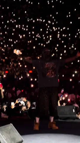 Unforgettable Tribute Moments For Daddy Lumba at Rapperholic Homecoming Edition - Kumasi.🥹🕯️🕊️ @Sarkodie  #sarkodie #daddylumba #rapperholicthehomecoming #ghanatiktok🇬🇭 