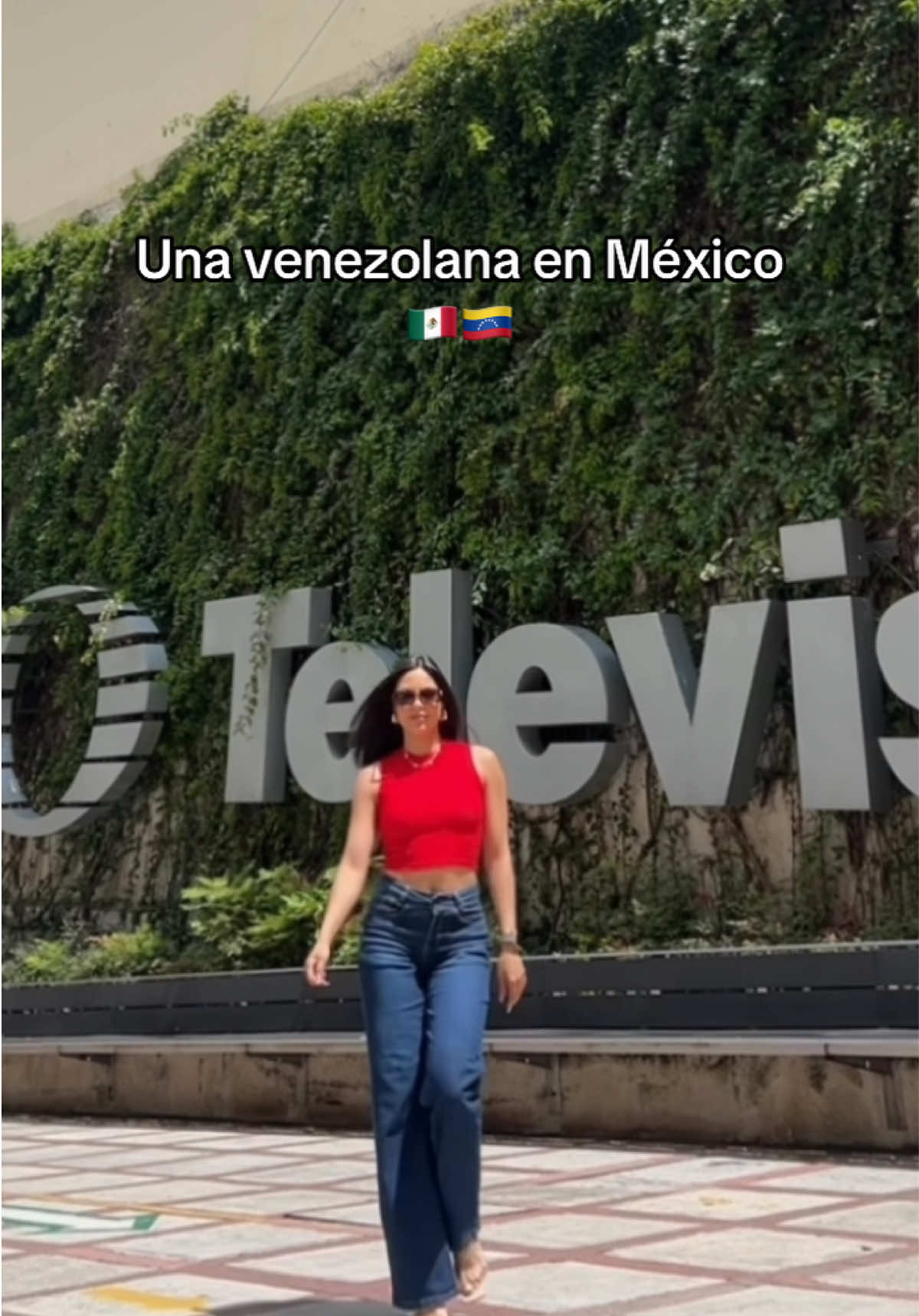 Si ustedes fuesen visto el detrás de cámaras 🤭 habían muchos trabajadores y personas ahí 🙈 y yo tenía mucho roche pero igual grabé mi vida 🤭 . . #mexico🇲🇽 #mexicanos #mairygar #cdmx🇲🇽 #televisa 