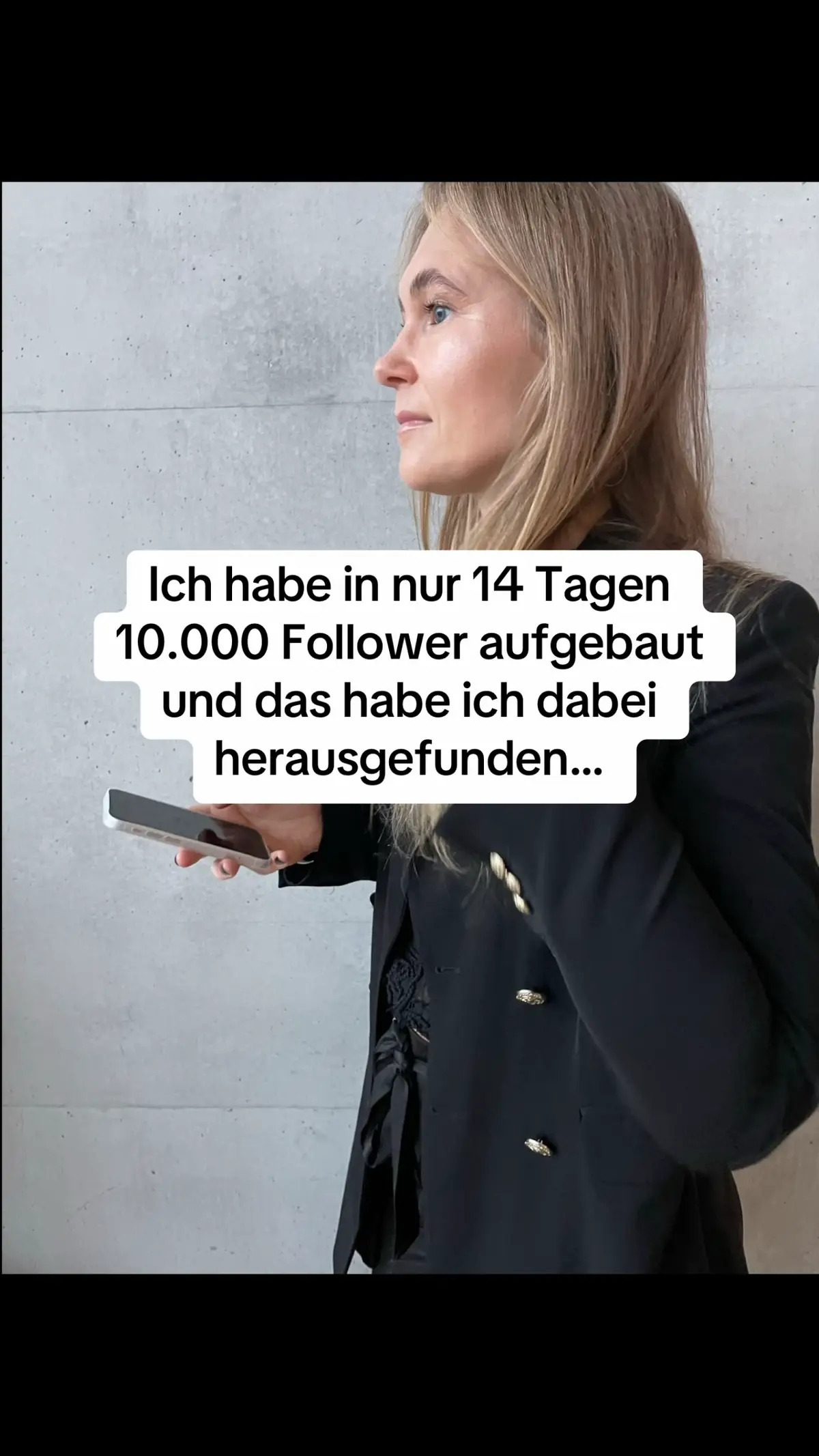 🤯 Gedankenloses Scrollen vs. echte Interaktion macht einen riesigen Unterschied. Wenn du dich wirklich mit Content beschäftigst, der dir gefällt, registriert der Algorithmus das. Du hilfst nicht nur anderen Creatorn, sondern zeigst, dass du ein aktiver Teil der Community bist. TikTok belohnt diese echte Energie mit mehr Reichweite für deinen eigenen Content. 🤯 Kein Scherz: TikTok will wirklich, dass Creator erfolgreich sind. Wenn du Begriffe wie „Viral Tipps“ oder „Algorithmus Hacks“ suchst, signalisiert das deine Creator-Absicht. Der Algorithmus könnte das nutzen, um ernsthafte Creator von normalen Usern zu unterscheiden. 🤯 Zu viel Nachdenken killt deine Kreativität. Ein externer Blickwinkel verändert alles, ob durch Tools, Freunde oder Analytics. Oft bist du deinem eigenen Content zu nah, um zu erkennen, was wirklich funktioniert oder angepasst werden muss. 🤯 Sich von anderen inspirieren zu lassen, ist ein Gamechanger, den fast keiner nutzt. Es gibt Millionen Nutzer, die bereits viral gegangen sind. Warum sich nicht inspirieren lassen und daraus eigenen Content machen? Du musst das Rad nicht neu erfinden, nutze, was schon da ist, und mach dein eigenes Ding draus. Nie wieder planlos vor dem Bildschirm sitzen! 👉 Nur 14 Tage konsequentes Posten haben gezeigt: TikTok belohnt Creator, die dem Ökosystem etwas geben, nicht nur nehmen. Interagiere authentisch, nutze die Tools der Plattform und betrachte den Algorithmus als Partner, nicht als Feind. Und ja – du kannst in nur 14 Tagen mehrere tausend Euro machen, so wie ich. Ich sag’s nur… 😉 #contentcreator #tiktoktipps #smallcreator #viralwerden