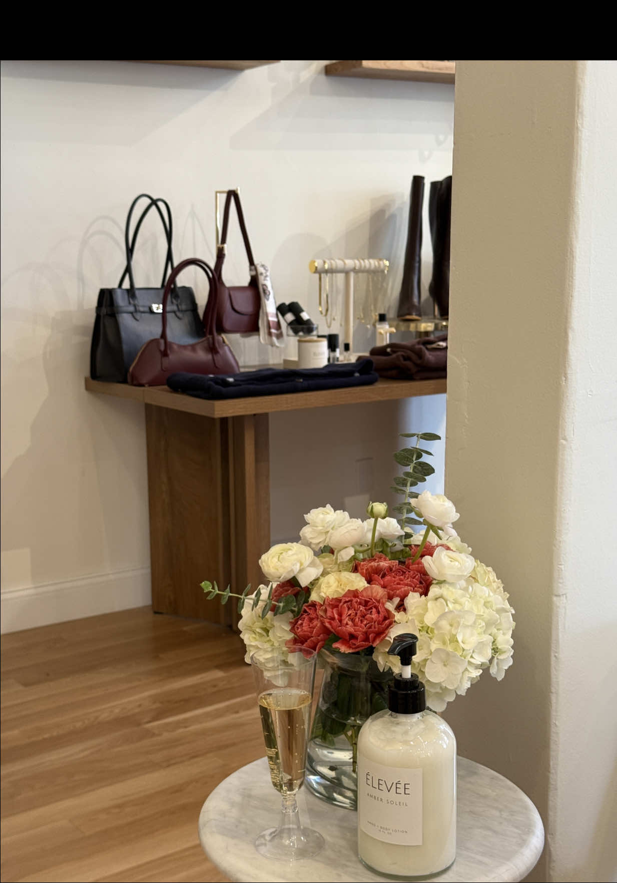 Come with me to the grand opening of Élevée 🤍 #boston #boutique #thingstodoinboston 