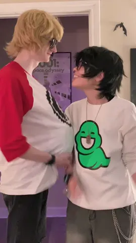 The baby is YOUUUU O_O @hetzo #homestuck #johnegbert #davestrider #johnegbertcosplay #davestridercosplay 