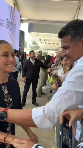 A la Presidenta @Claudia Sheinbaum Pardo y a mi, nos une lo más grande... ¡El amor profundo al pueblo! 🫶🏻✨️ #Presidenta #claudiasheimbaum #cuartatransformacion #puertovallarta  #Jalisco 