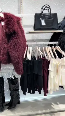 @Stradivarius #fyp #viral #inspooutfits #outfitinspo #deutschland 