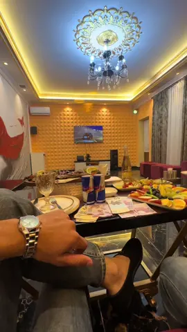 💸.