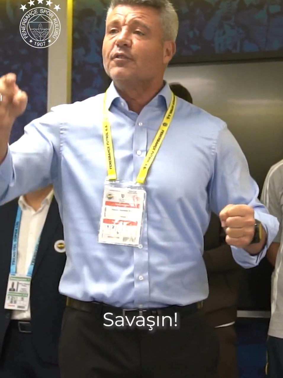 🟡🔵 Fenerbahçe Başkanı Sadettin Saran, 2-0'lık Antalyaspor galibiyeti öncesi soyunma odasında oyuncularına motivasyon konuşması yaptı: 