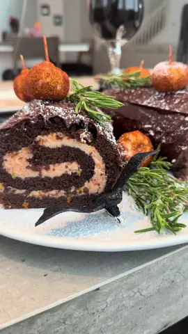 I like to bake or whateva… 😏🧡 HALLOWEEN YULE LOG CHOCOALTE ORANGE CAKE 