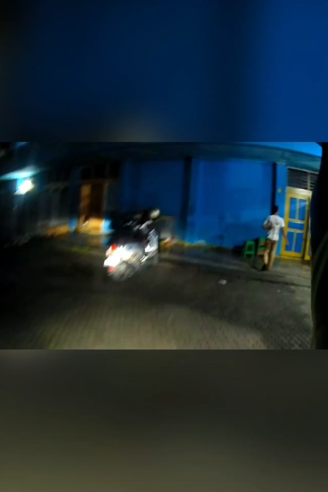 sesekali sa buat vidio sama kk syerina soalnya bulan depan de sudah pindah tugas:( padahal kk syerina tiap pagi maxim sa trus dan juga kk dia kalo lagi mau beli makan selalu suruh sa tapi yah di setiap pertemuan pasti ada perpisahan. saya sudah lama skali maxim kk syerina tapi baru kali ini dia mau di post biar ada kenangan kalo kk sudah pindah tugas bulan depan:( huhuhu #jayapura #motovlog #maxim #foryou #fyp 