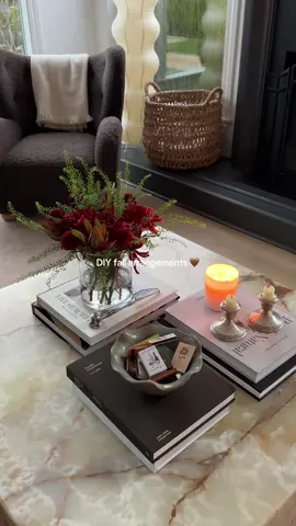 Give me all the cozy vibes!! Also this is your reminder that $20 at TJ’s can make you 3 arrangements #floralarrangements #fallflorals #traderjoes #falldecor #falldecorating 