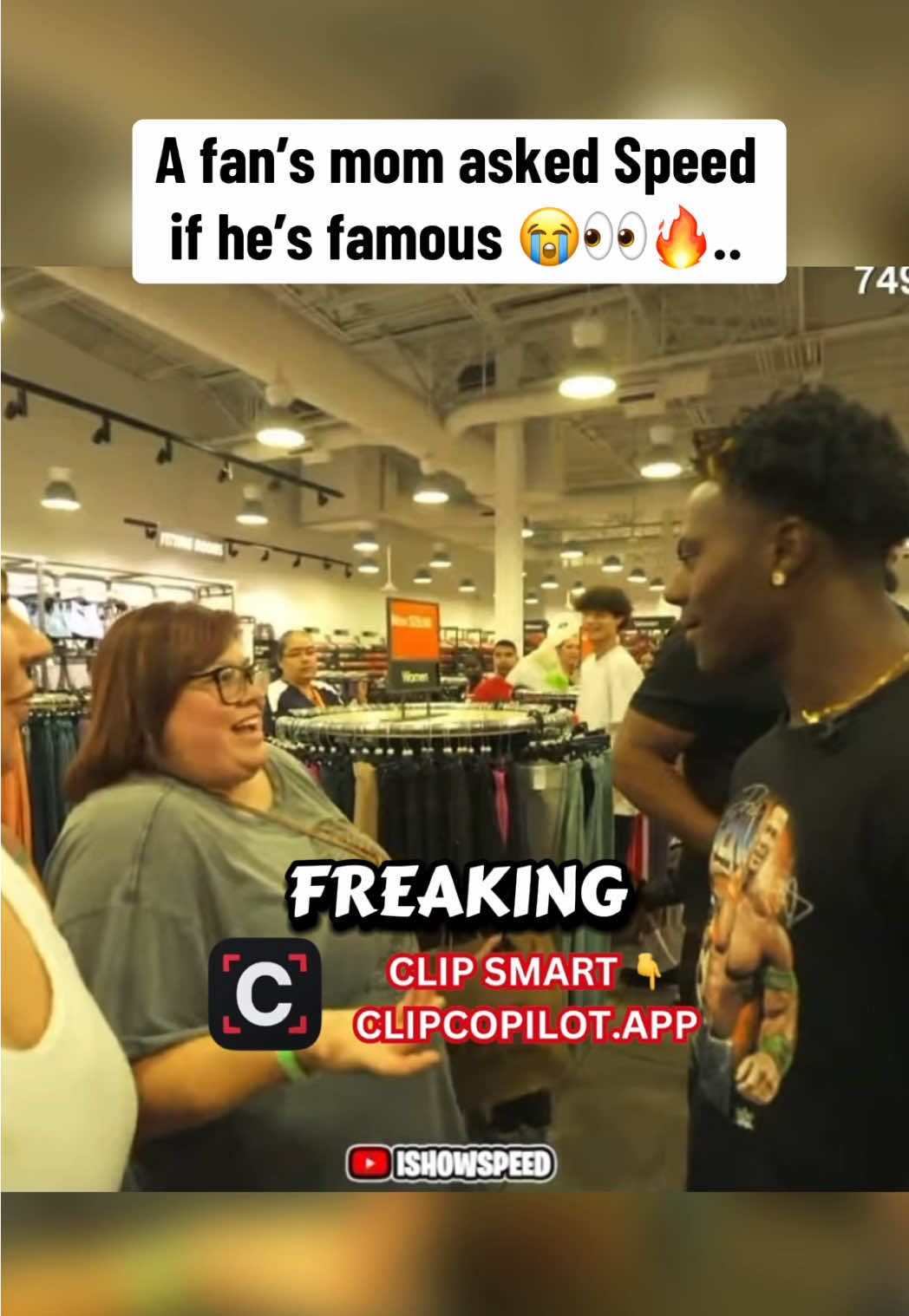 A fan’s mom asked Speed if he’s famous 😭👀🔥 #IShowSpeed #Speed #FanMoment #viral #fyp                