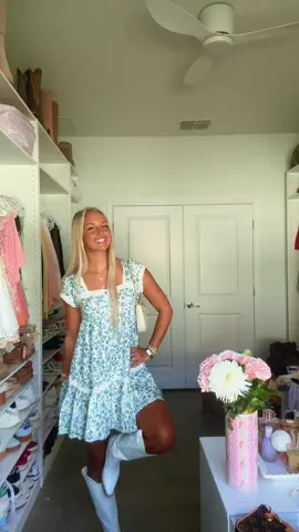 little dresses and cowboy boots >>>