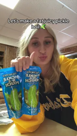 Finally trying the highly requested pickle boil! Let me know if you’d try it! #pickletok #pickles #cookingtiktok #cookingathometiktoktv #letscooktogether 