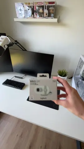 New hand cam for streaming. @Logitech Brio 100 is so good #fyp #viral #setup #techtok #logitch 