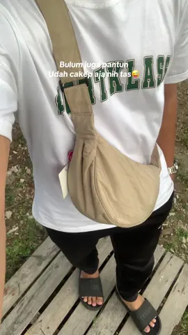 Praktis, stylish, dan muat banyak! Tas selempang ini cocok banget buat kamu yang aktif dan nggak mau ribet. 👉Klik keranjang kuning sekarang, jangan sampai kehabisan! #slingbag #waistbag #tasselempang #tasunisex #fashion 
