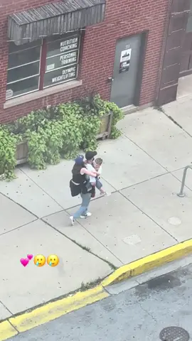 Just 4 teenage girls looking out their dorm window, this was the cutest thing 🥲🥲#chicago #fypシ #thecutest #family #fyp 