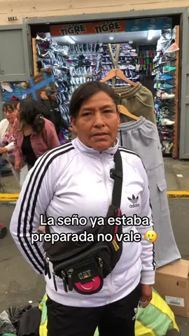 Bromas en el centro de lima sale mal #bromas #calle 