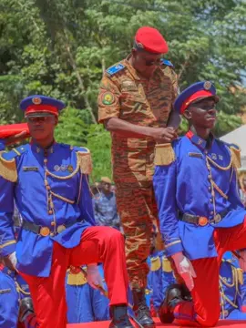 🇧🇫✊🏿💪🏿 Plus de 140 nouveaux Sous-lieutenants prêts à servir la Nation #burkinafasotiktok #burkinatiktok🇧🇫🇧🇫🇧🇫❤️ #burkinafaso #sinformersurtiktok #virals 
