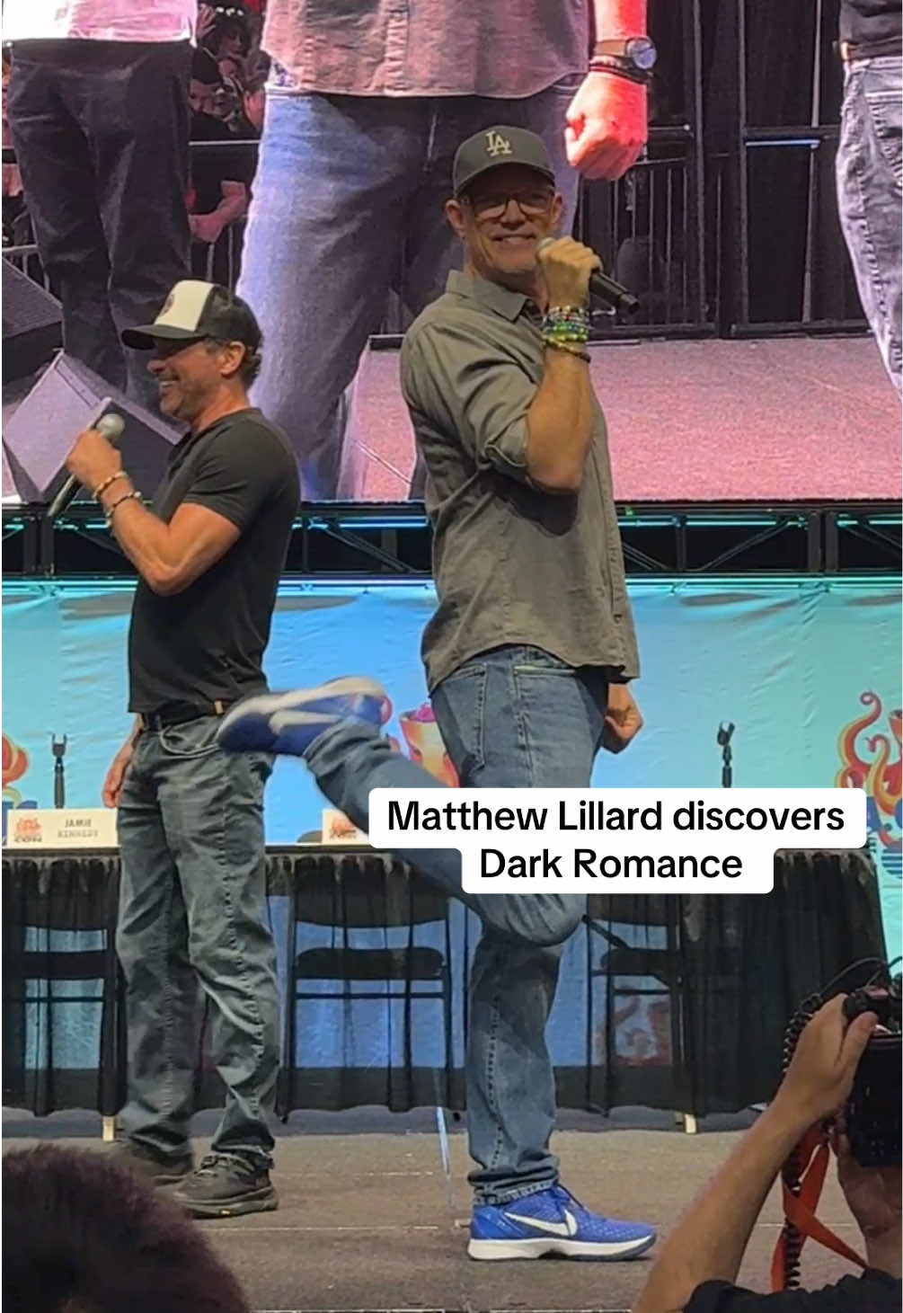 I love whatever is wrong with him #scream #stuilly #billyloomis #matthewlillard #skeetulrich #screamfranchise #darkromance #darkromancereads #lightsout @Ghostface 