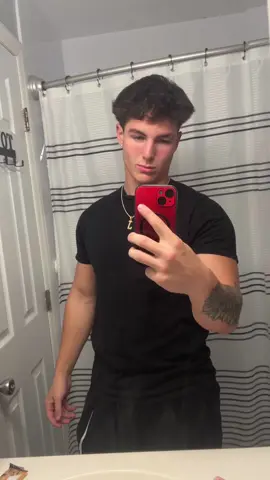 all black fits>>>