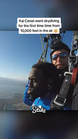 Kai Cenat went skydiving for the first time time from 10,000 feet in the air 🤯 #kaicenat #fyp 