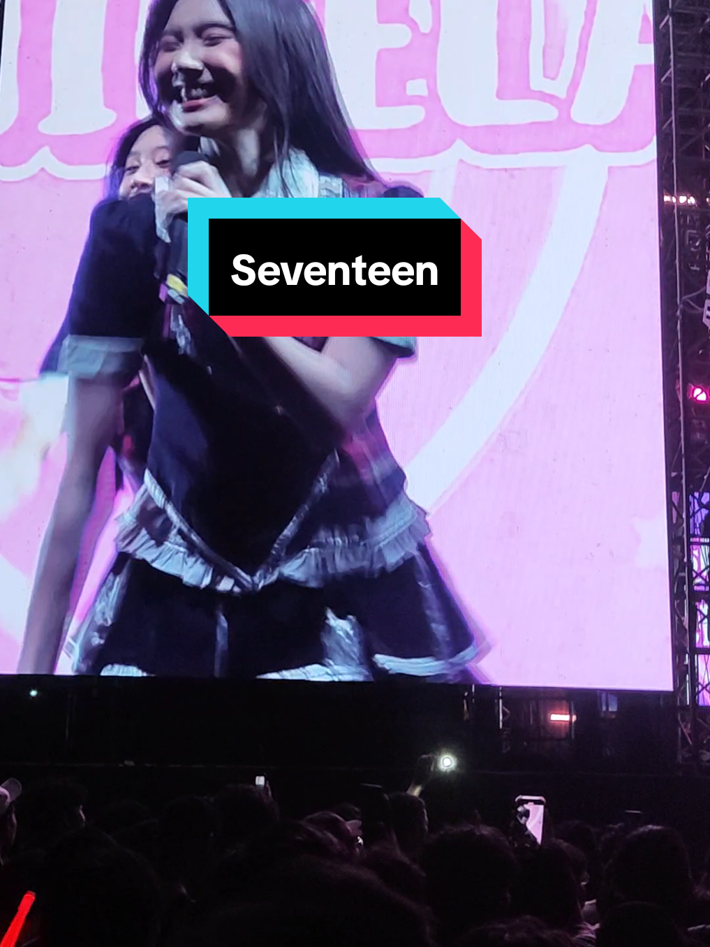 Seventeen @JKT48 @crsl.landfest @crsl.store #jkt48newera #ollajkt48 #konsermusik #jogjakonser #crslconcert 