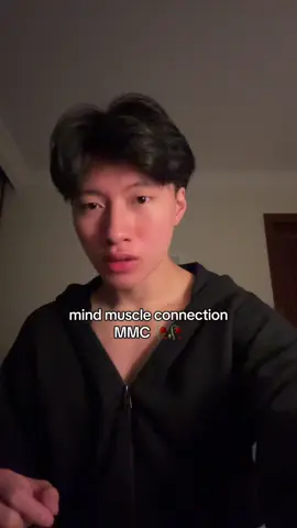 mind muscle connection itu penting tapi bukan terpenting, gym itu bukan hitam dan putih. kunci sederhana dapet mind muscle connection adalah lo fokus perbaiki form, kalau lo lateral raise ga berasa di shoulder atau bench press ga berasa di chest, ya kemungkinan karena form lo msih kurang sempurna. kenapa jangan terlalu fokus mind muscle juga karena takut jatohnya lo cuma mau ngerasain otot nya aja dan lo bakalan jdi susah buat progressive overload #gym #gymindonesia #gymmotivation #GymTok 