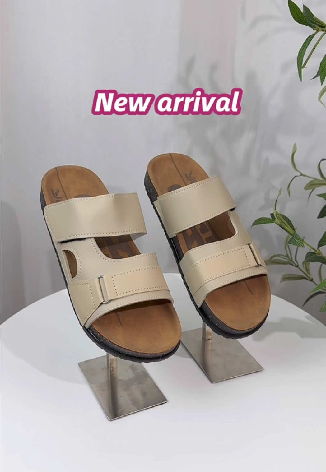 New arrival slippers for men. #fyp  #TikTokShopFashion #foryou #yotoshoes #easydayswithyoto 