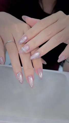 Nó dịu mà nó blink blink 😍✨✨ #nails #nailart #soranailstudio 
