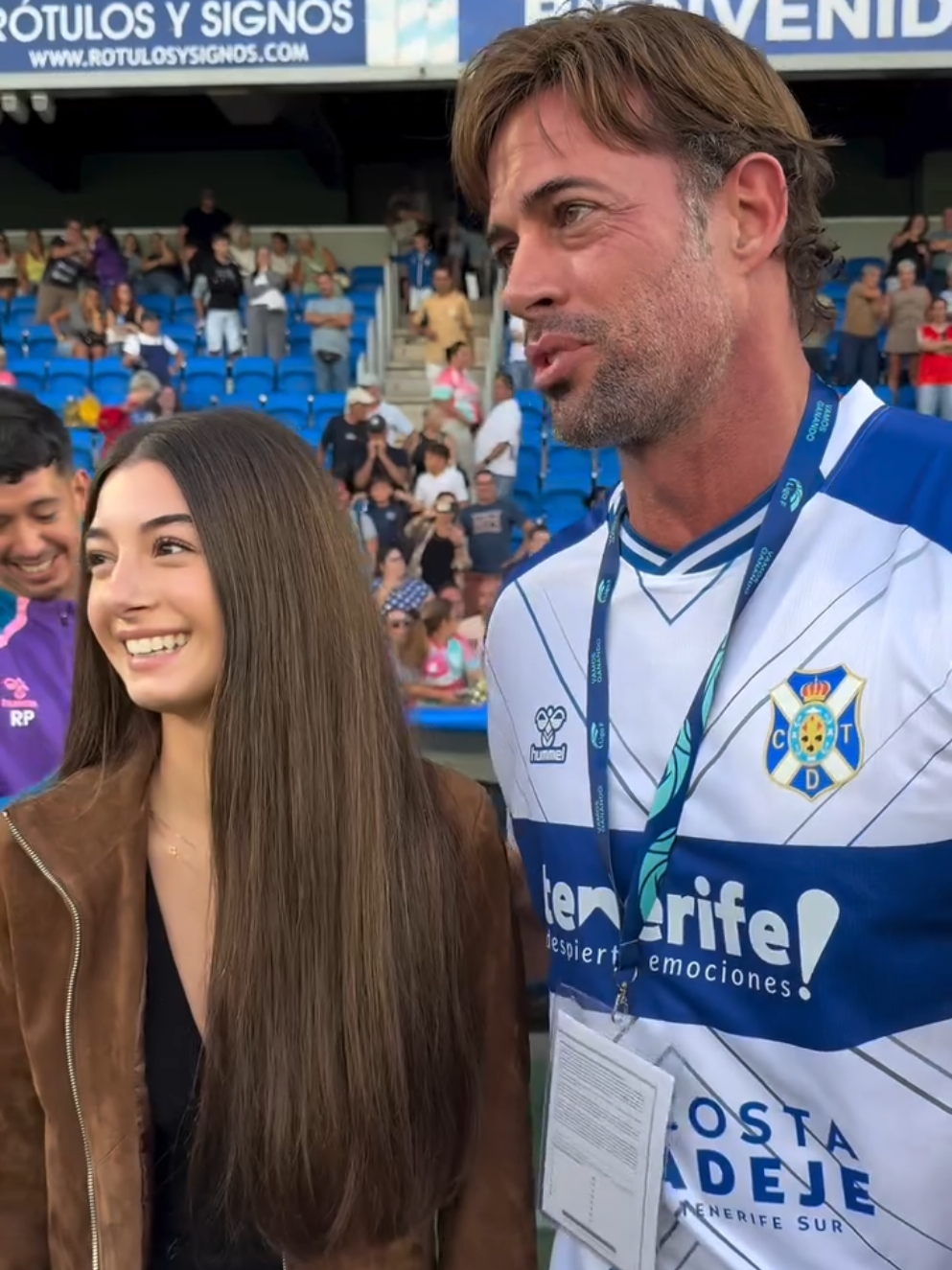 En el partido CD Tenerife vs. Real Madrid de LaLiga F. Está en Tenerife para las grabaciones de la película 