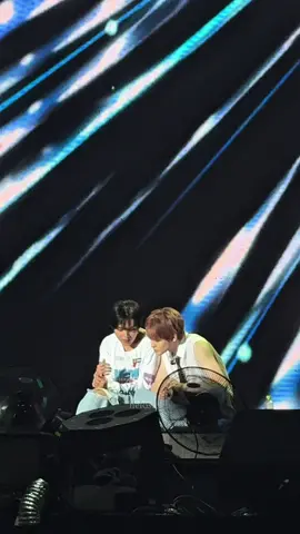 asik bener gue liat2 😇 #haechan #chenle #nctdream #tds4injakarta 