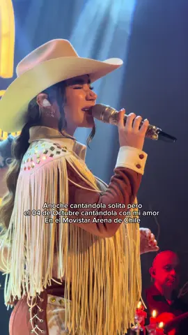 Contando los días para verte de nuevo #Chile y cantar #ComoSiNada por primera vez juntitos con mi amor @Jessi Uribe en el Movistar Arena  #DespechoADosVoces #PaolaJara #JessiUribe 