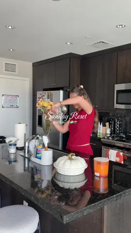 SUNDAY RESET W/ ME🧽✨ #fyp #sundayreset #CleanTok #sundayresetroutine @Mrs. Meyer’s Clean Day  